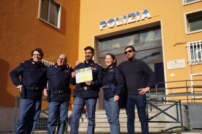 segni molto particolari: il corto della polizia di stato