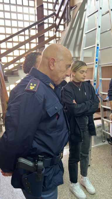 segni molto particolari: il corto della polizia di stato