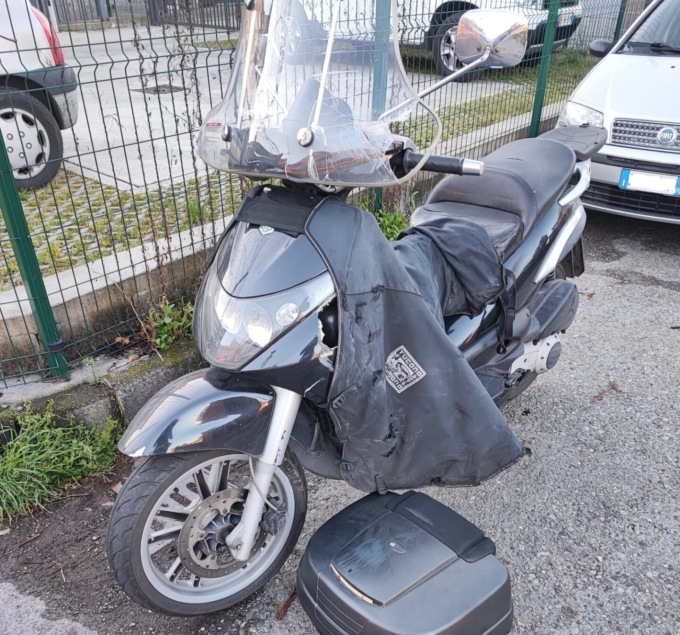 Scontro fra un’auto e una moto: centauro finisce in ospedale