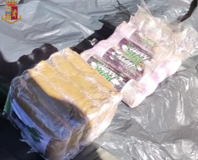 Controlli nel Parco Pineta: quasi un chilo di hashish trovati alla “sbarra”