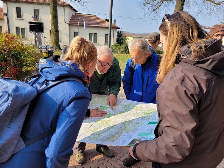 camminata lura con mappa