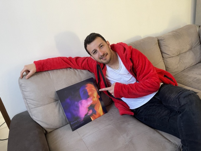 Christian Nicita, il cantautore-soccorritore che sogna il palco dell’Ariston