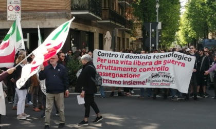 25 aprile fra anarchici e bandiere di partito. Forza Italia: "Spettacolo per nulla edificante"