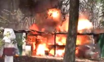 Marnate, il video dell'esplosione durante l'incendio nei boschi