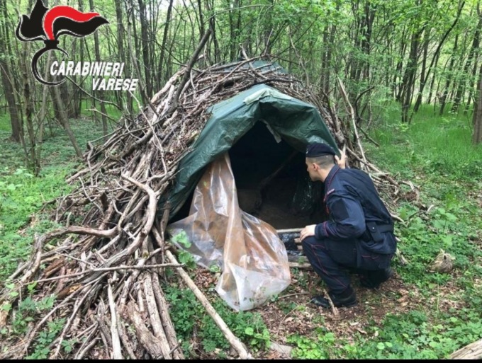 Tre bivacchi dei pusher smantellati a Peveranza
