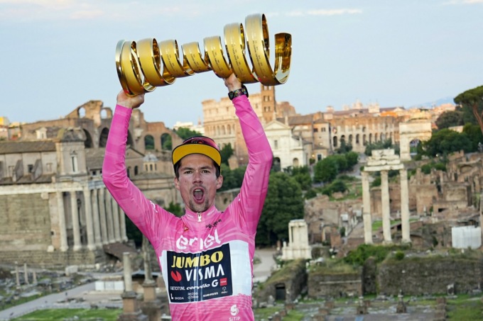 GIRO D’ITALIA – Un superlativo Primož Roglič trionfa a Roma