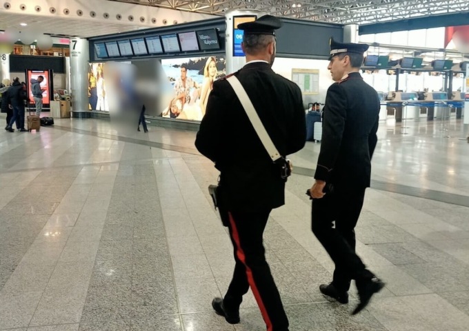 Controlli straordinari a Malpensa, 12 Daspo e un tassista abusivo pizzicato