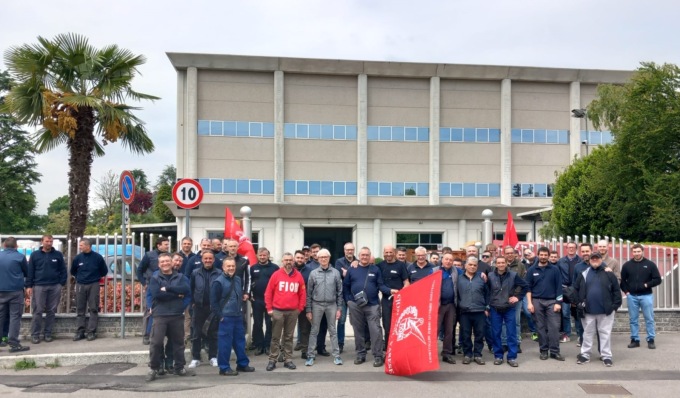 Sciopero per la mensa per i lavoratori della Macchi