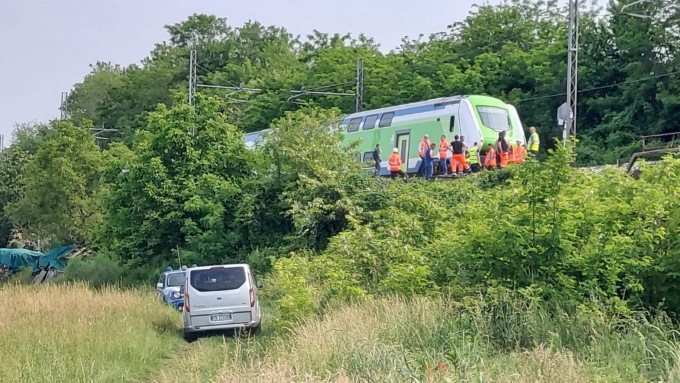 Circolazione dei treni ferma per l’investimento di un cervo