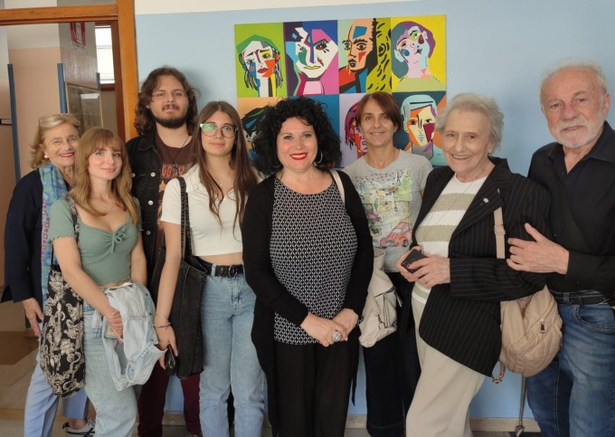 I quadri degli studenti di arte per il reparto di neuropsichiatria infantile