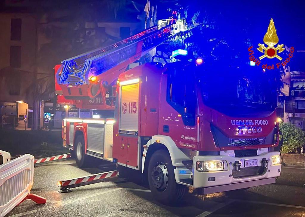 Varese maltempo pompieri