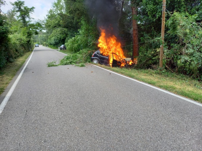 Incidente e incendio a Pianbosco: salvato dall’agente della Locale