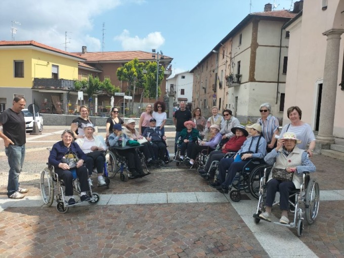 Mozzate, i “nonni” della Fornasari in visita al Santuario