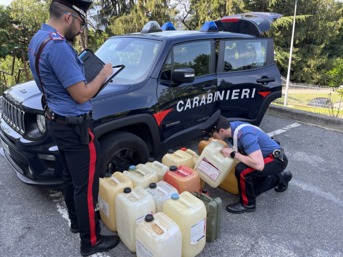 Da mesi rubava carburante dai camion in sosta, arrestato un 50enne