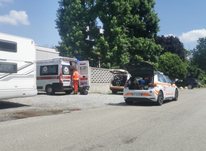 Punto da vespe in cantiere: salvato grazie al defibrillatore