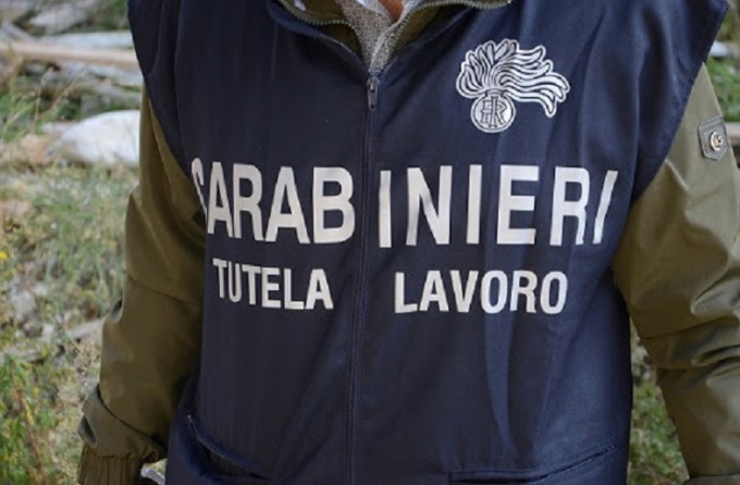 Lavoro nero, maxi multa di 60mila euro a un negozio di prodotti etnici