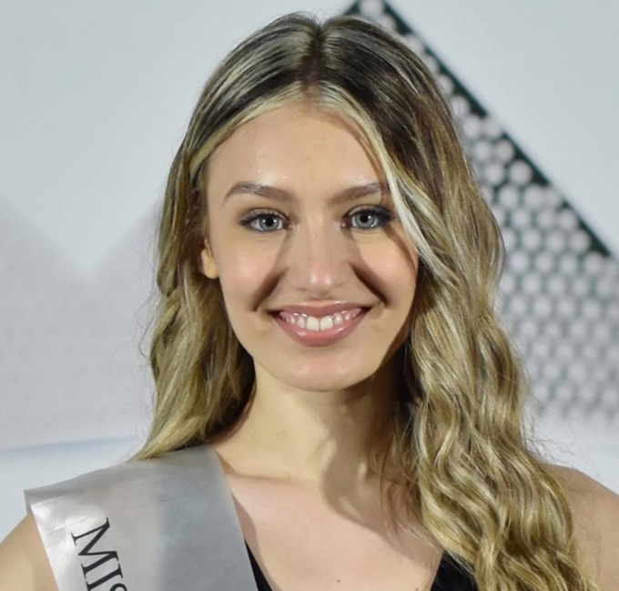 Miss Bella dei Laghi è Giorgia Di Pucchio di Somma Lombardo