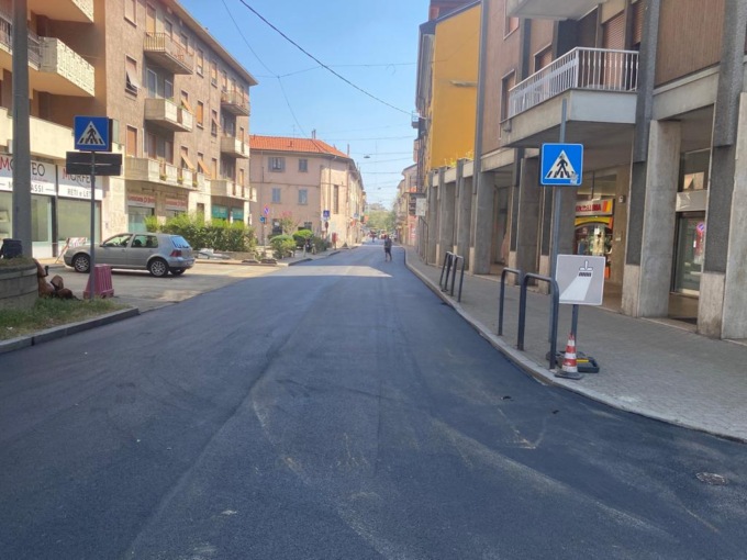 Conclusi i lavori di aslfaltatura di via Caduti della Liberazione e stabilizzato il letto del Lura