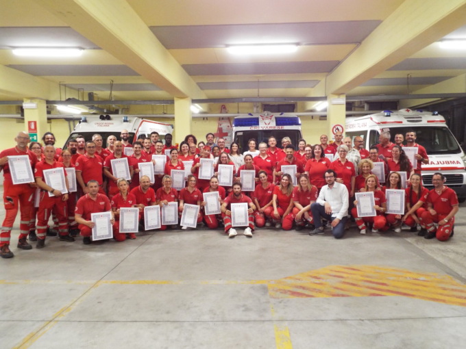Eroi con la divisa rossa, ecco i volontari premiati a Tradate