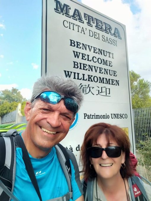 Zaino in spalla, il sindaco si rimette  in cammino:  «Libertà e serenità»