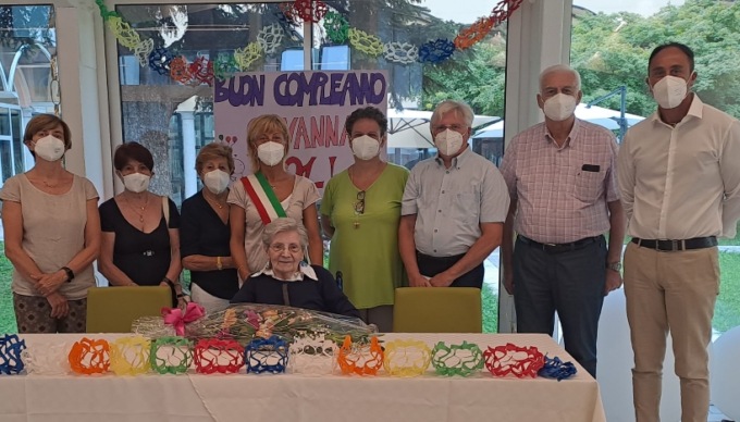 L’omaggio di Castellanza a Giovanna Monza, che ha festeggiato 101 anni