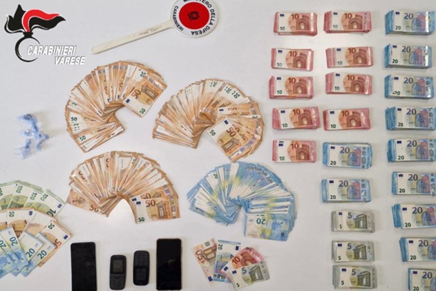 Pusher in trappola a Gorla Minore: sequestrati 40mila euro
