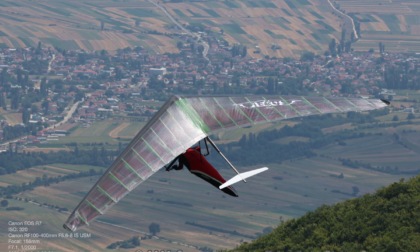 Si gareggia nei cieli del Lago Maggiore: domani il Campionato del Mondo di Deltaplano
