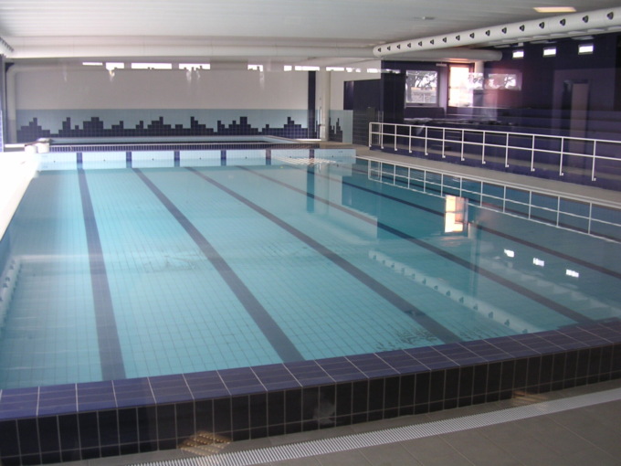 Dopo venti mesi di attesa la piscina riapre