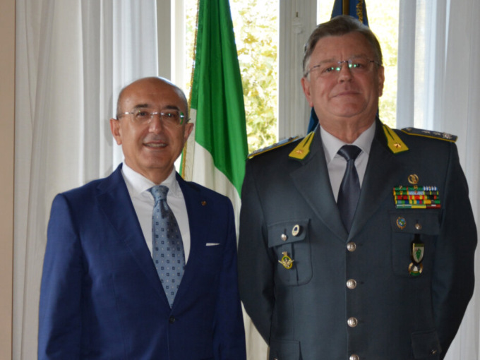 Il Comandante regionale della Guardia di Finanza in visita a Varese