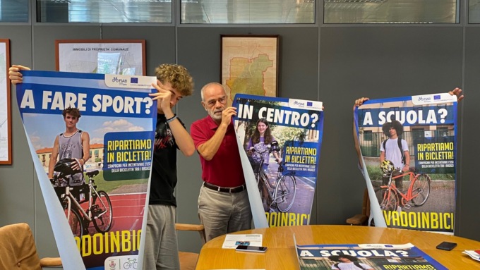 #CIVADOINBICI la campagna di Fiab dedicata ai giovani