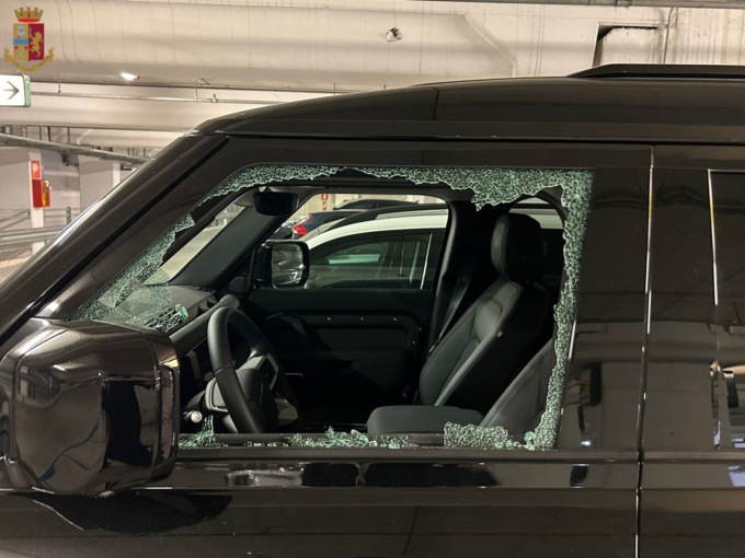 Furti alle auto in sosta all’aeroporto: la Polizia rintraccia il colpevole