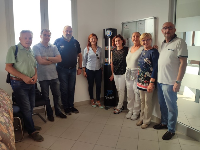 Una stazione di ricarica alla Sos: è il dono dell’associazione Per Uboldo