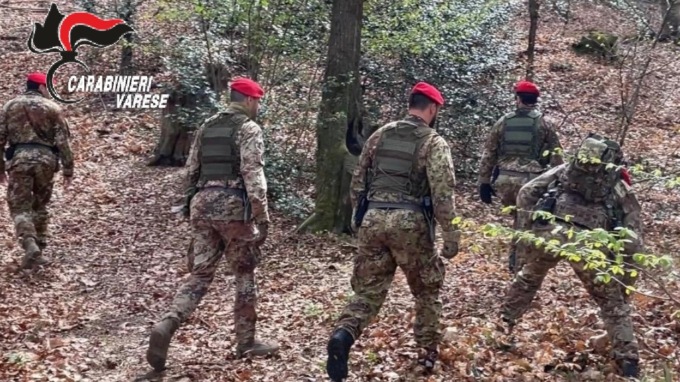 Tenta di fuggire in un fossato: arrestato spacciatore