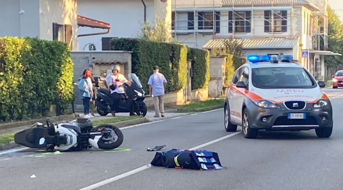 Scontro fra un’auto e una moto: 50enne trasportato con l’elisoccorso