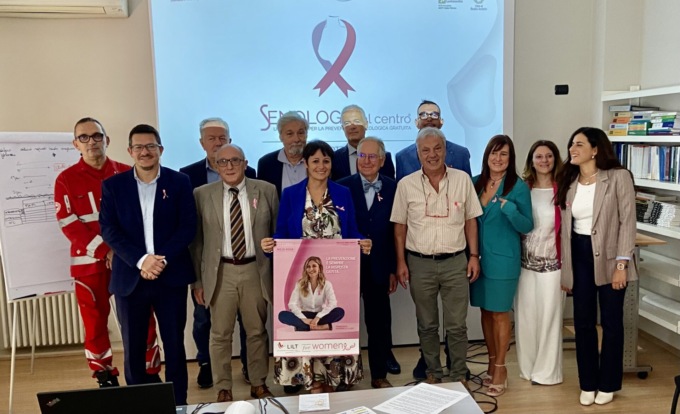 Ottobre mese rosa: torna nelle piazze Senologia al centro