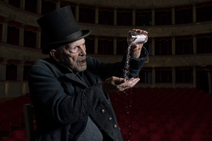 La stagione del Teatro Giuditta Pasta si apre con “Karamazov”