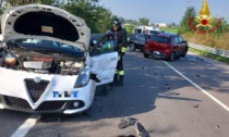 Incidente fra tre autovetture: coinvolte quattro persone