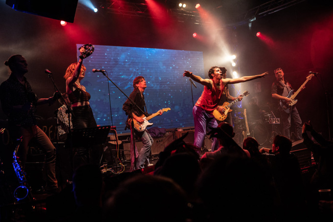 L’omaggio degli Sticky Fingers ai Rolling Stones sbarca al Teatro Nazionale