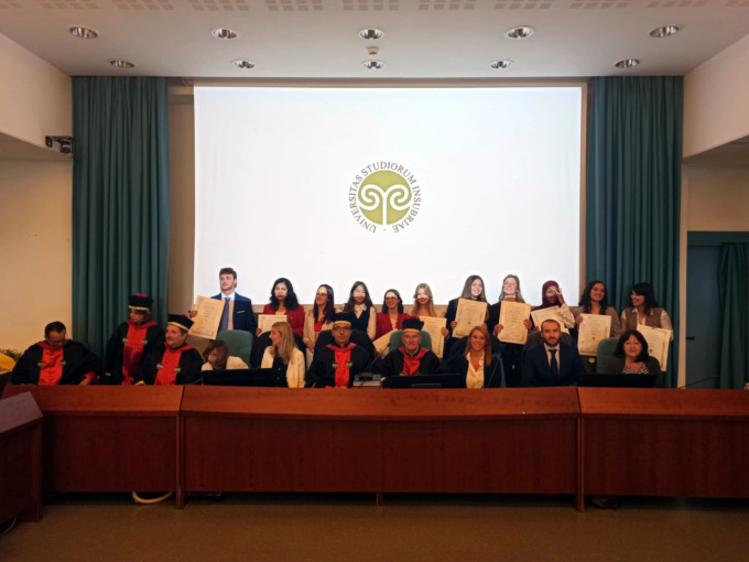 Cento nuovi infermieri laureati in tre giorni tra Varese e Como