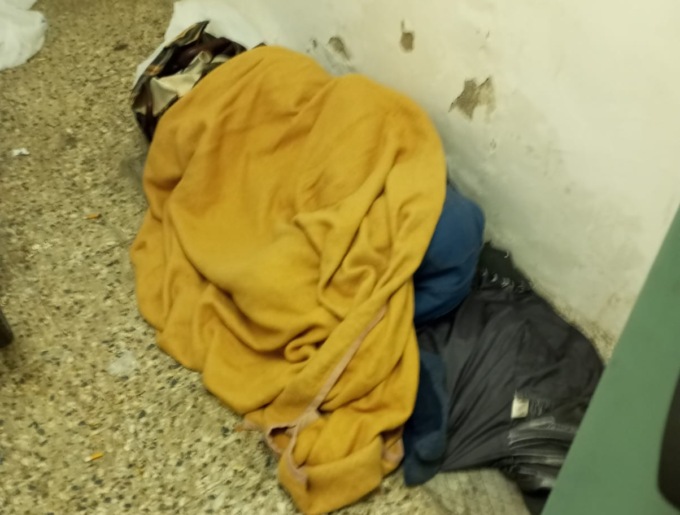 Ancora bivacchi e senzatetto all’ospedale di Tradate