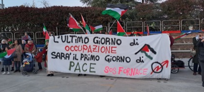 Ben 200 persone in corteo per la Palestina: “Stop al genocidio a Gaza”