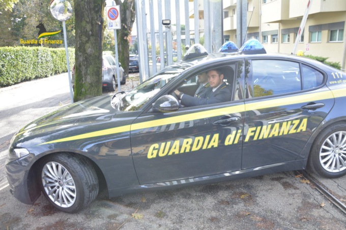 Smascherati due falsi invalidi: sequestrati 66mila euro