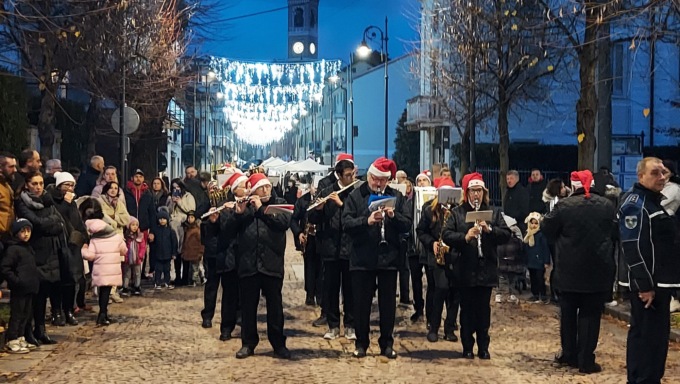 Abbiate Guazzone accende il Natale