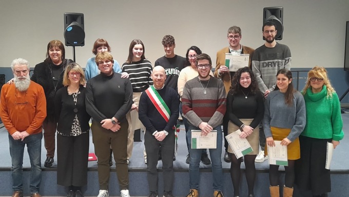 Nella festa dello studente premiati i bravi
