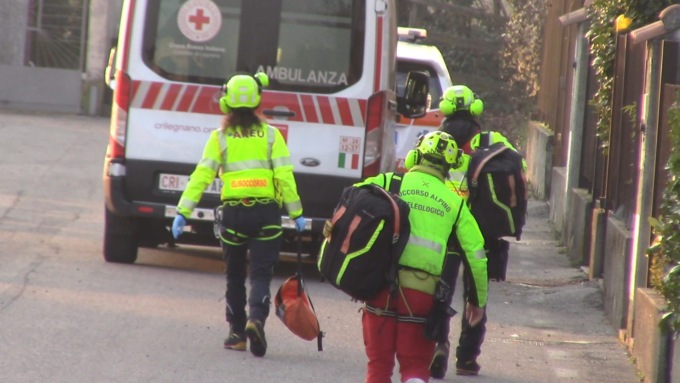 Cerca di darsi fuoco, 26enne soccorso a Gorla Maggiore