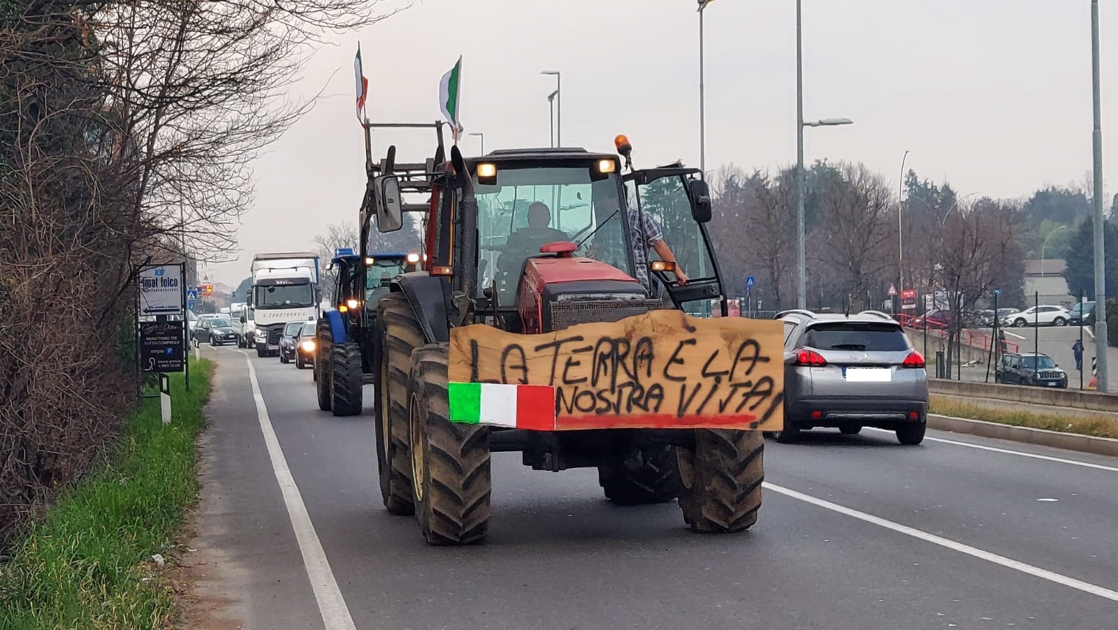 Tradate, protesta agricoltori