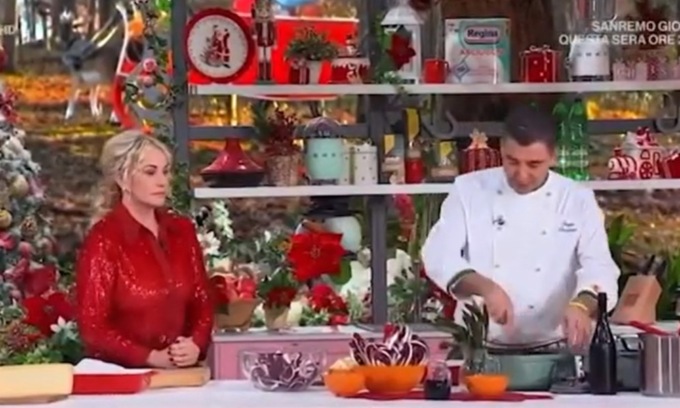 Lo chef Barzetti è tornato in tv dopo la gaffe sessista