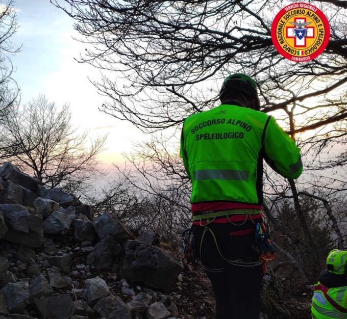 Uomo precipita col parapendio: salvo