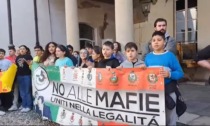 Gli alunni delle scuole marciano contro la mafia