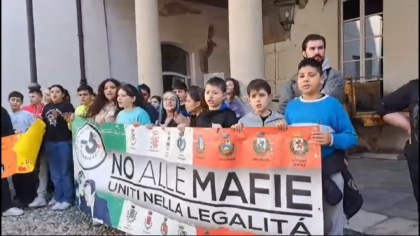 Gli alunni delle scuole marciano contro la mafia